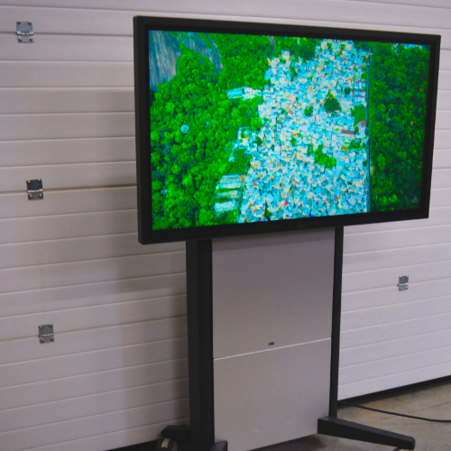 location ecran tactile 140 cm